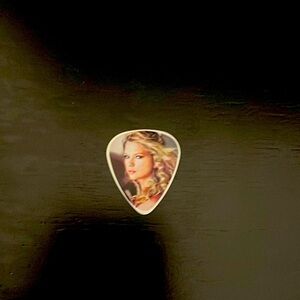 Very Rare Official Taylor Swift Fearless  2009-2010 Tour Guitar Pick